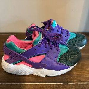 Girls Nike tennis shoes size 13c